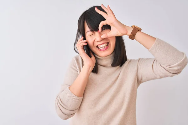 Jonge Mooie Chinese Vrouw Praten Smartphone Geïsoleerde Witte Achtergrond Met — Stockfoto