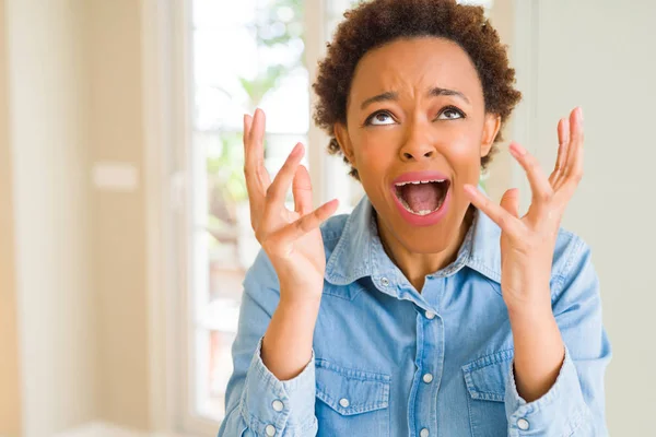 Young Beautiful African American Woman Crazy Mad Shouting Yelling Aggressive — Stock Photo, Image