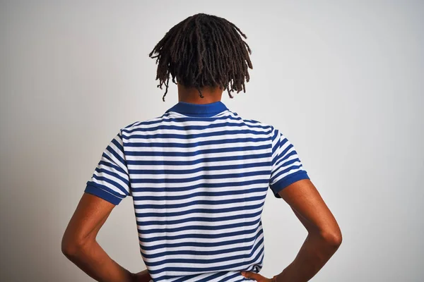 Afro Muž Dredy Sobě Nosí Proužkované Modré Pólo Stojící Nad — Stock fotografie