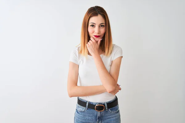 Beautiful Redhead Woman Wearing Casual Shirt Standing Isolated White Background — Stock Photo, Image