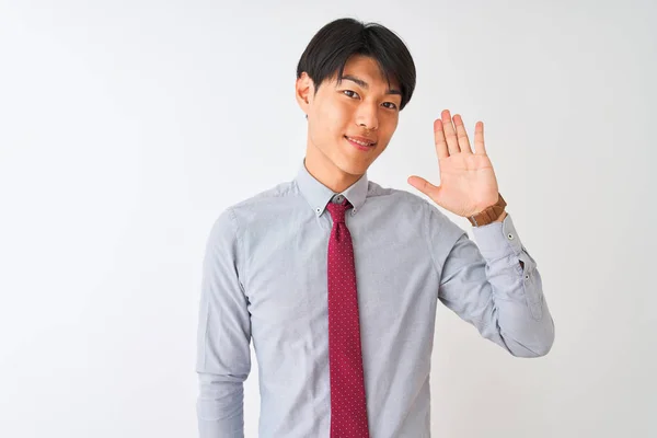 Kínai Üzletember Visel Elegáns Nyakkendő Alatt Álló Elszigetelt Fehér Háttér — Stock Fotó