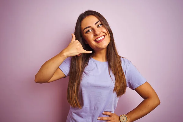 Giovane Bella Donna Indossa Casual Shirt Piedi Sopra Isolato Sfondo — Foto Stock