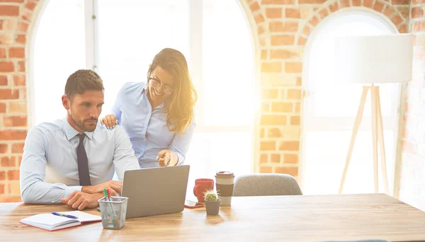 Joven Equipo Empresarial Mujeres Hombres Trabajando Juntos Oficina — Foto de Stock