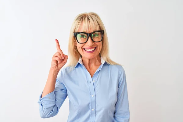 Middle Age Businesswoman Wearing Sunglasses Shirt Isolated White Background Surprised — Stock Photo, Image