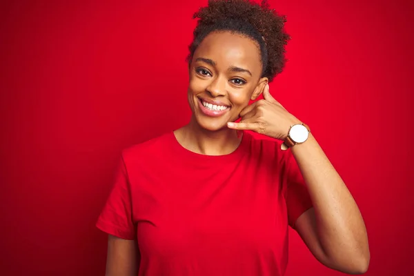 Young Beautiful African American Woman Afro Hair Isolated Red Background — Stock Photo, Image