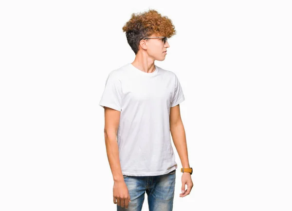 Jeune Homme Beau Avec Des Cheveux Afro Portant Des Lunettes — Photo