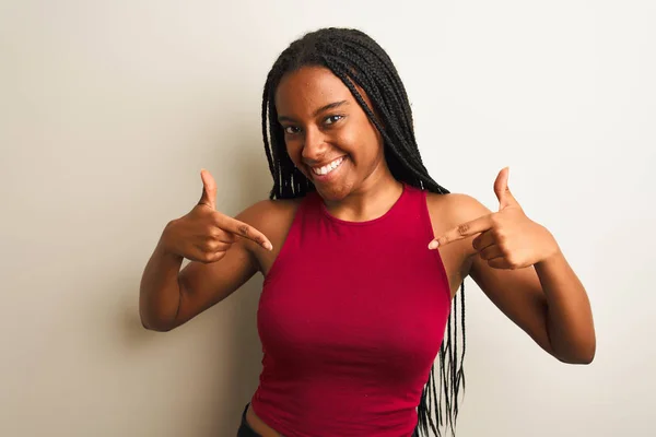 Africano Americano Mulher Vestindo Vermelho Casual Shirt Sobre Isolado Fundo — Fotografia de Stock