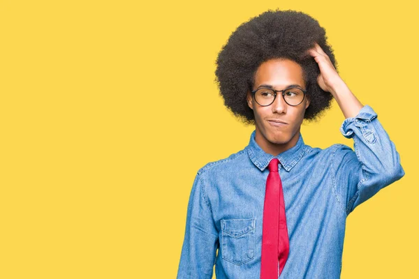 Joven Hombre Negocios Afroamericano Con Pelo Afro Con Gafas Corbata — Foto de Stock