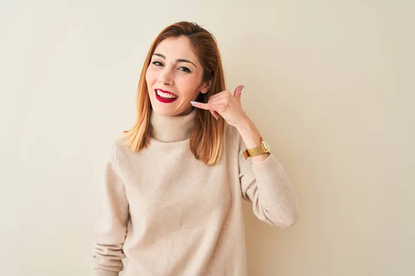 Donna Rossa Che Indossa Elegante Maglione Dolcevita Piedi Sopra Isolato — Foto Stock