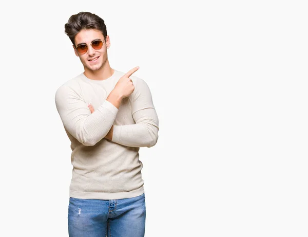 Joven Hombre Guapo Con Gafas Sol Sobre Fondo Aislado Con — Foto de Stock