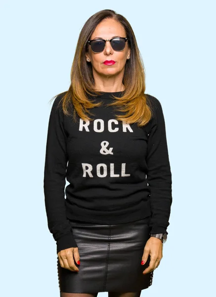 Beautiful Middle Age Woman Wearing Sunglasses Rock Roll Sweater Serious — Stock Photo, Image