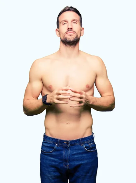 Hombre Guapo Sin Camisa Mostrando Pecho Desnudo Las Manos Juntas — Foto de Stock