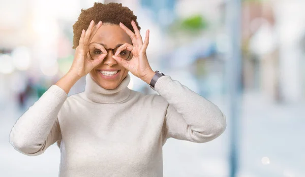 Joven Mujer Afroamericana Hermosa Con Gafas Sobre Fondo Aislado Haciendo — Foto de Stock