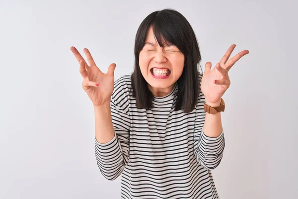 Ung Vacker Kinesisk Kvinna Klädd Svart Randig Shirt Över Isolerad — Stockfoto