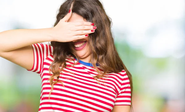 Junge Schöne Frau Mit Brille Lächelnd Und Lachend Mit Der — Stockfoto