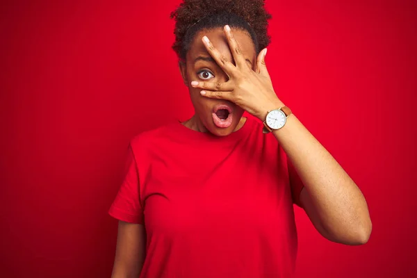 Young Beautiful African American Woman Afro Hair Isolated Red Background — Stock Photo, Image