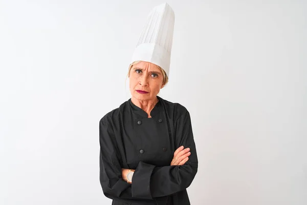 Küchenfrau Mittleren Alters Uniform Und Hut Steht Skeptisch Und Nervös — Stockfoto