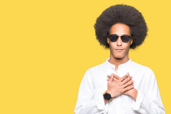 Jonge Afro Amerikaanse Man Met Afro Haar Dragen Van Een — Stockfoto