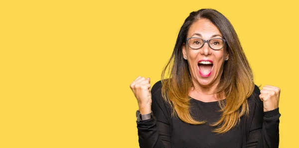 Beautiful Middle Age Woman Wearing Glasses Celebrating Surprised Amazed Success — Stock Photo, Image