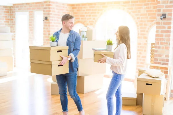 Beautiful Young Couple Moving New Home Excited New Apartment — Stock Photo, Image