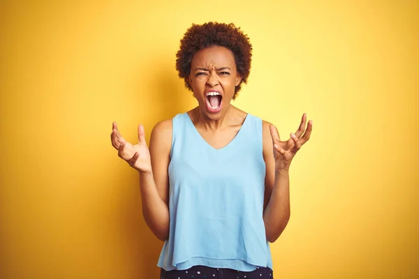 Bella Donna Afroamericana Che Indossa Camicia Elegante Sfondo Giallo Isolato — Foto Stock