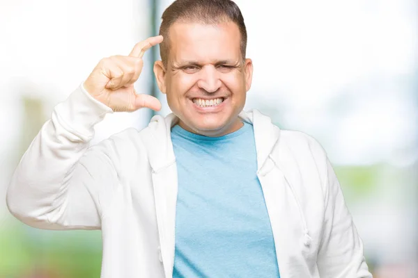 Hombre Árabe Mediana Edad Con Sudadera Sobre Fondo Aislado Sonriente —  Fotos de Stock