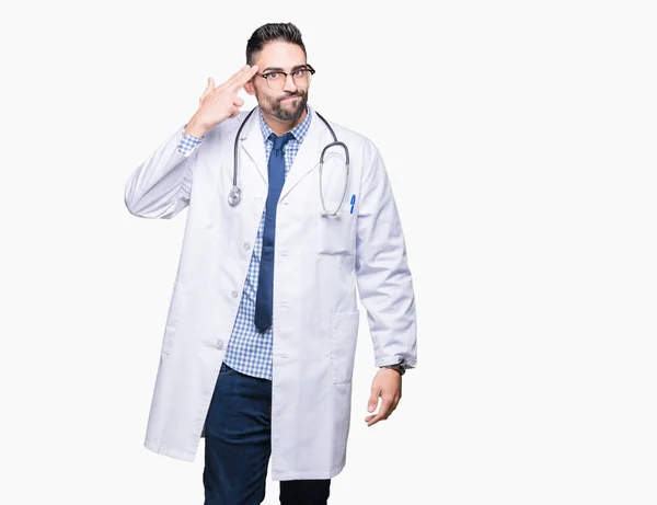 Knappe Jonge Dokter Man Geïsoleerd Background Schieten Doden Zichzelf Wijzende — Stockfoto