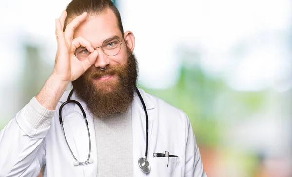 Young Blond Doctor Man Beard Wearing Medical Coat Doing Gesture — Stock Photo, Image