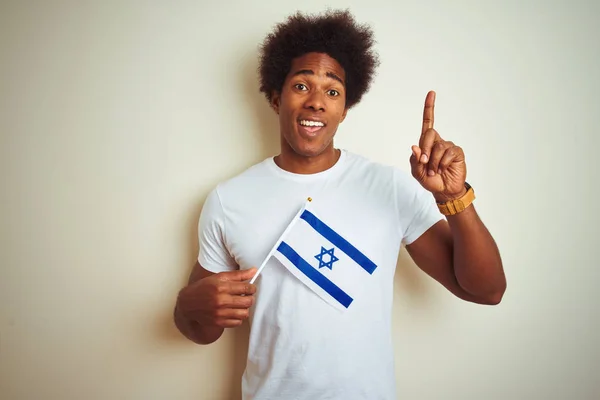 Νέος Αφρικανός Αμερικανός Άνθρωπος Που Κρατά Ισραηλινή Σημαία Του Ισραήλ — Φωτογραφία Αρχείου