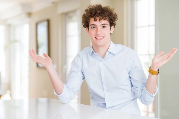 Young Business Man Curly Read Head Smiling Showing Both Hands — Stock Photo, Image