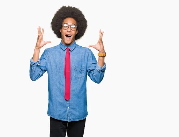 Jovem Homem Negócios Afro Americano Com Cabelo Afro Vestindo Óculos — Fotografia de Stock