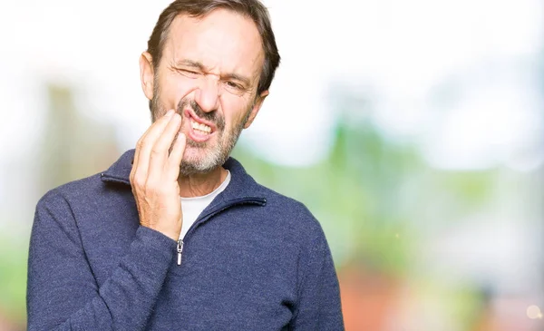 Orta Çağ Yakışıklı Adam Diş Ağrısı Diş Hastalıkları Nedeniyle Ağrılı — Stok fotoğraf