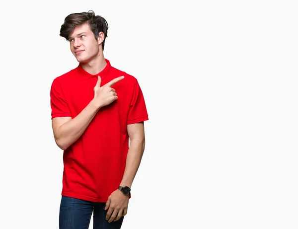 Όμορφος Νεαρός Φορώντας Κόκκινο Shirt Πάνω Από Απομονωμένο Φόντο Χαρούμενα — Φωτογραφία Αρχείου
