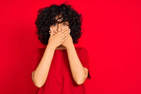 Young Arab Woman Curly Hair Wearing Casual Shirt Isolated Red — Stock Photo, Image