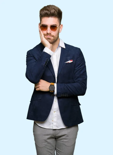 Young Handsome Elegant Man Wearing Sunglasses Fashion Blazer Thinking Looking — Stock Photo, Image