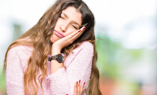 Ung Vacker Kvinna Klädd Rosa Tröja Tänkande Trött Och Uttråkad — Stockfoto