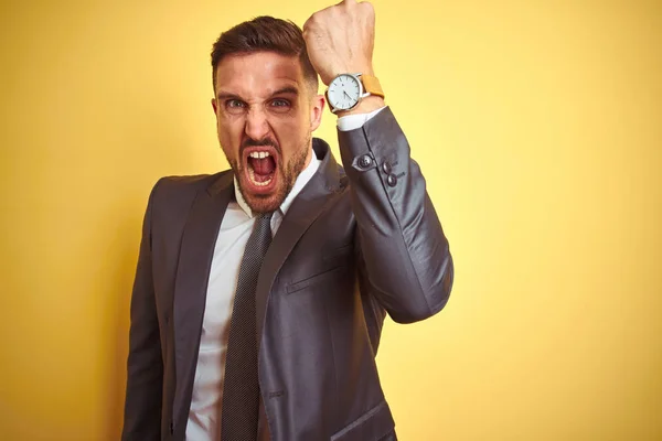 Young Handsome Business Man Yellow Isolated Background Angry Mad Raising — Stock Photo, Image
