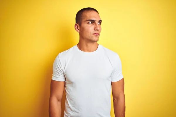 Young Caucasian Man Wearing Casual White Shirt Yellow Isolated Background — Stock Photo, Image