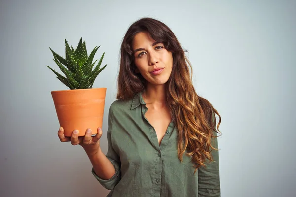 Giovane Bella Donna Possesso Vaso Cactus Sfondo Bianco Isolato Con — Foto Stock