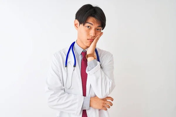 Chinese Doctor Man Wearing Coat Tie Stethoscope Isolated White Background — Φωτογραφία Αρχείου