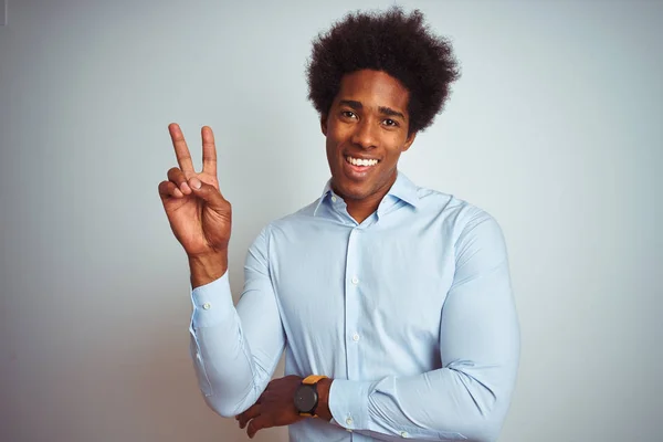 Junger Afrikanisch Amerikanischer Mann Mit Afro Haaren Elegantem Hemd Vor — Stockfoto