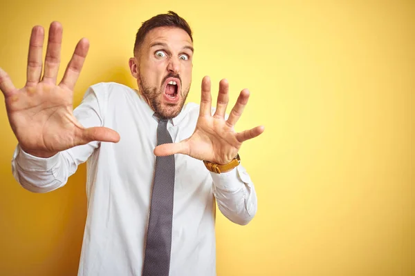 Jonge Knappe Business Man Het Dragen Van Elegante Witte Shirt — Stockfoto