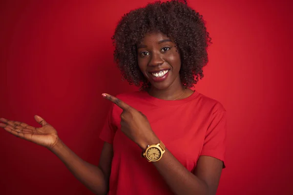 Young African Afro Woman Wearing Shirt Standing Isolated Red Background — Stock Photo, Image