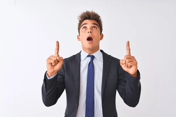 Young Handsome Businessman Wearing Suit Standing Isolated White Background Amazed — Stock Photo, Image