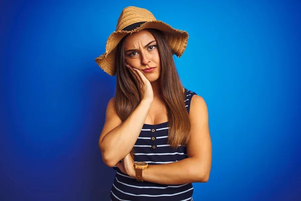 Young Beautiful Woman Wearing Striped Shirt Summer Hat Isolated Blue — Stock Photo, Image