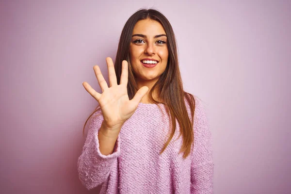 Junge Schöne Frau Lässigem Pullover Steht Über Isoliertem Rosa Hintergrund — Stockfoto
