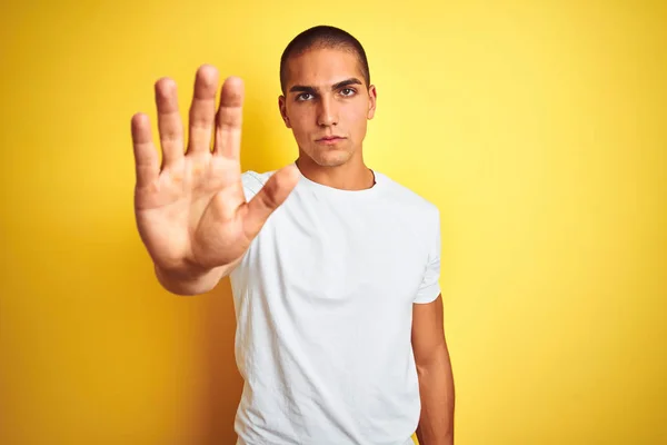 Young Caucasian Man Wearing Casual White Shirt Yellow Isolated Background — Stock Photo, Image