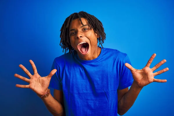 Afro American Man Dreadlocks Wearing Shirt Standing Isolated Blue Background — Stock Photo, Image