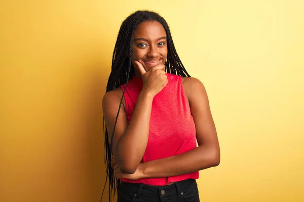 Femme Afro Américaine Portant Shirt Décontracté Rouge Debout Sur Fond — Photo