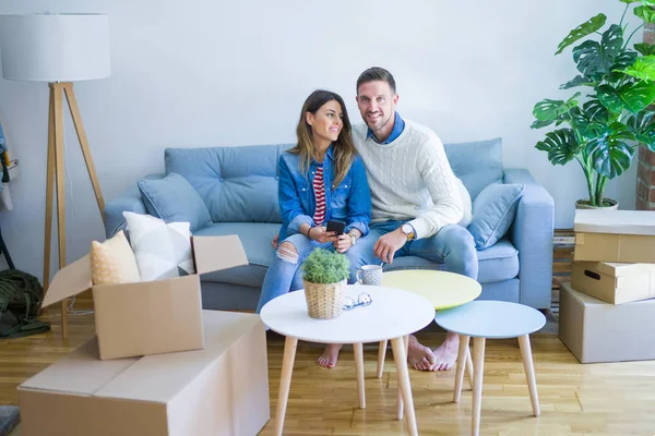 Junges Schönes Paar Neuen Zuhause — Stockfoto